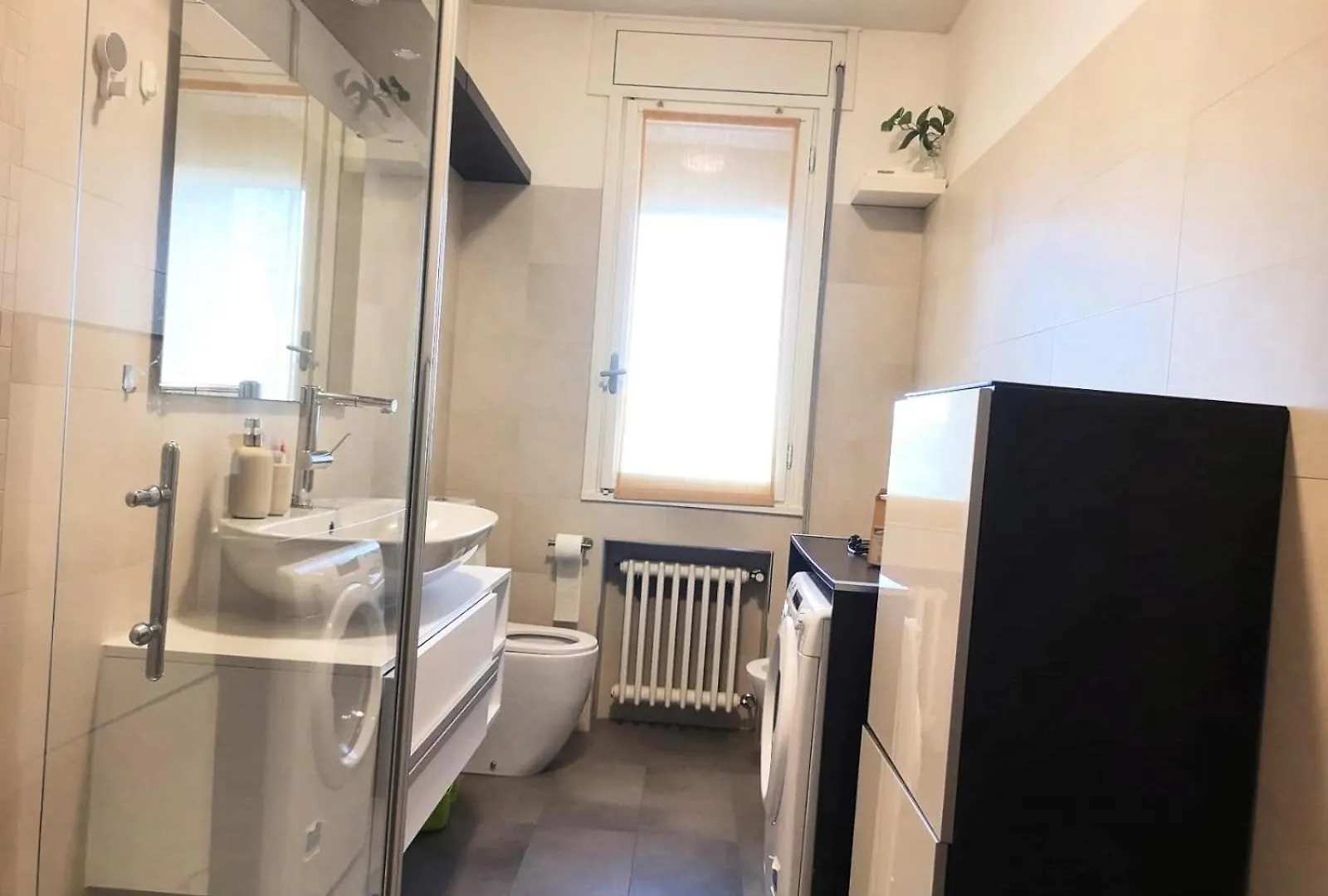 아파트 Quietnest Venice Station Flat 86Sqm 100M To Bus Station 300M To Train Station