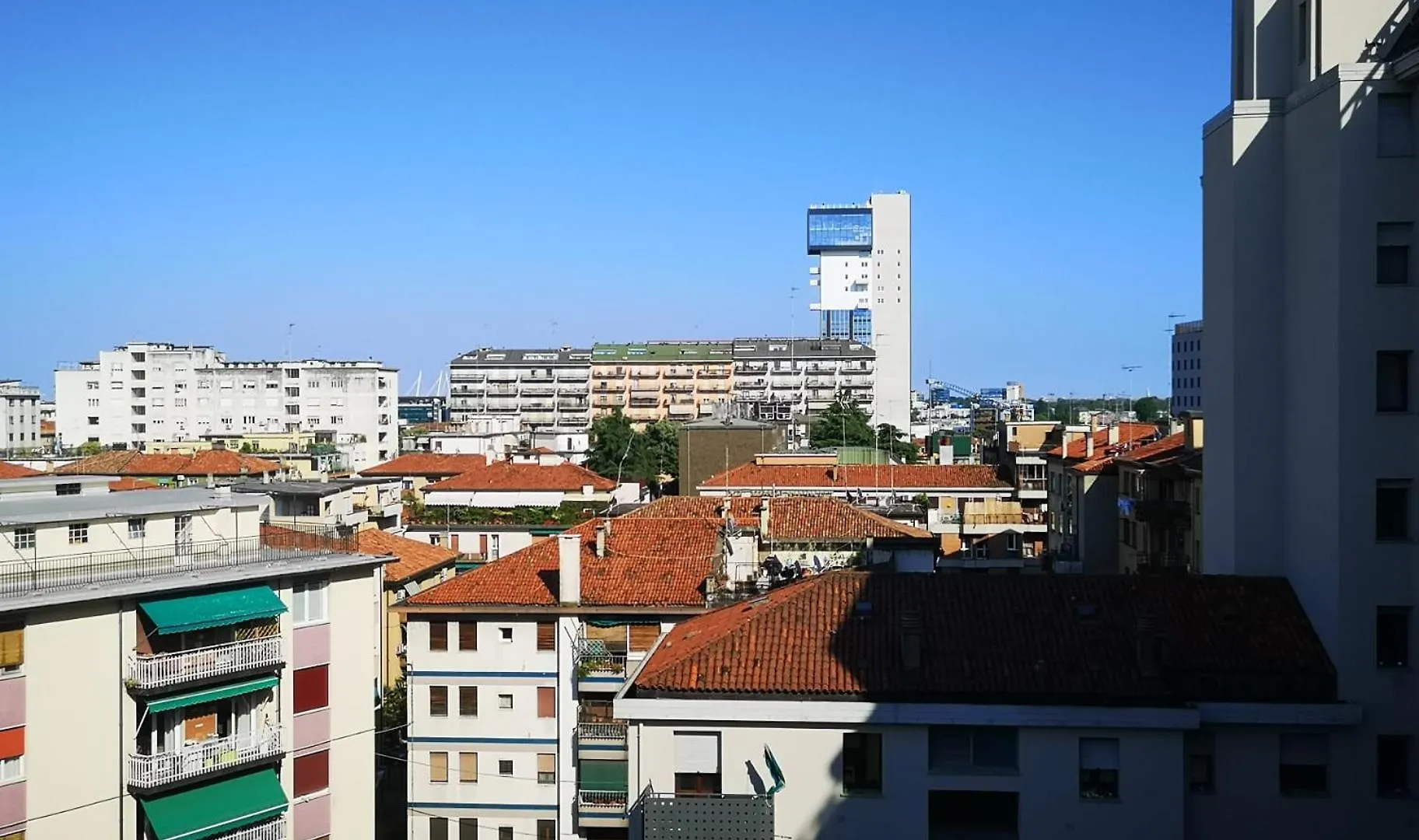 아파트 Quietnest Venice Station Flat 86Sqm 100M To Bus Station 300M To Train Station 이탈리아